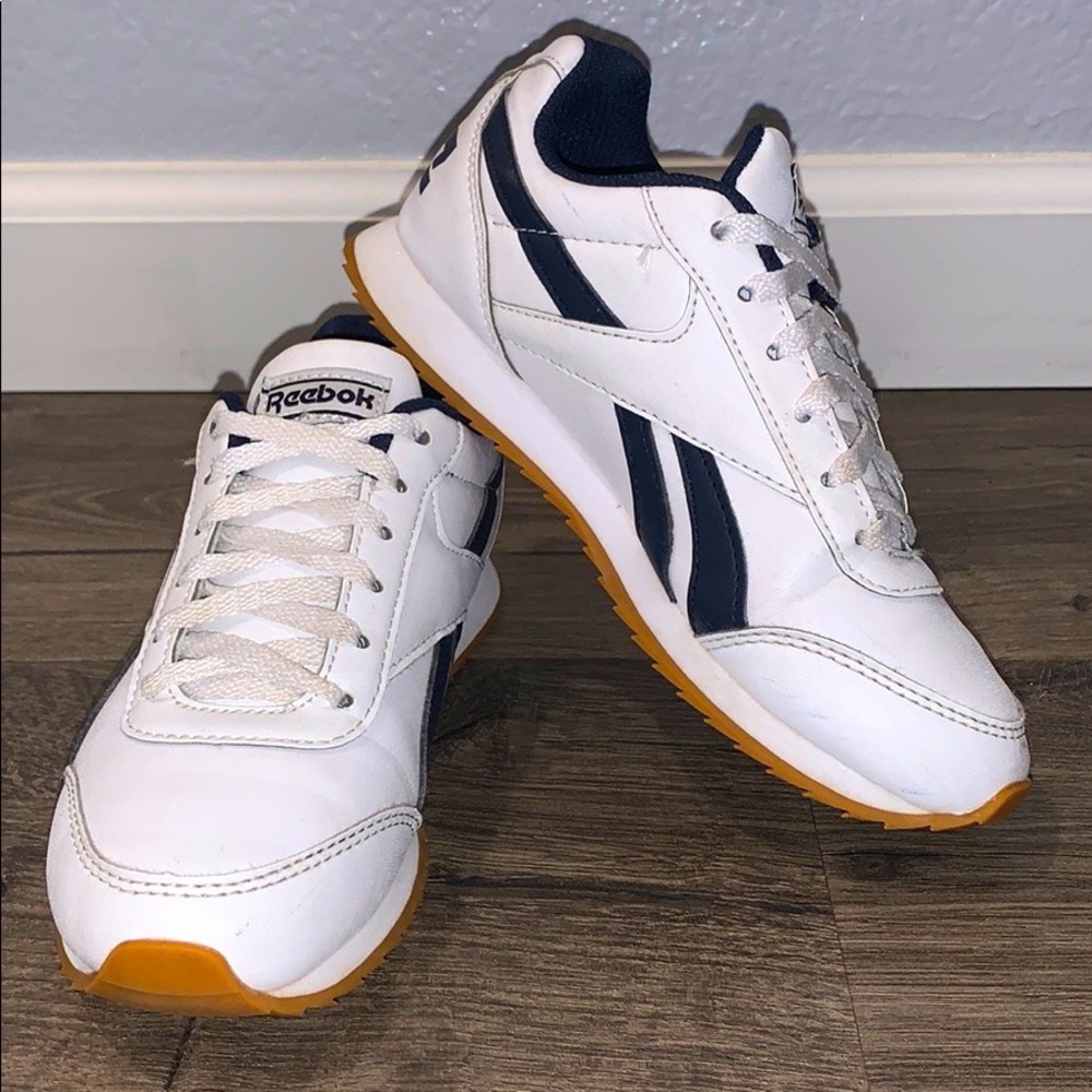 Boys Reebok Sneakers!